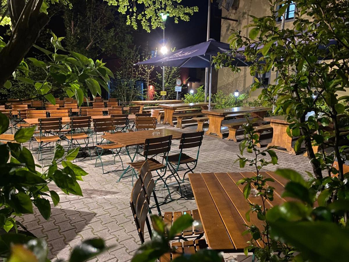 ולבורג Hotel-Gasthof Zur Post מראה חיצוני תמונה