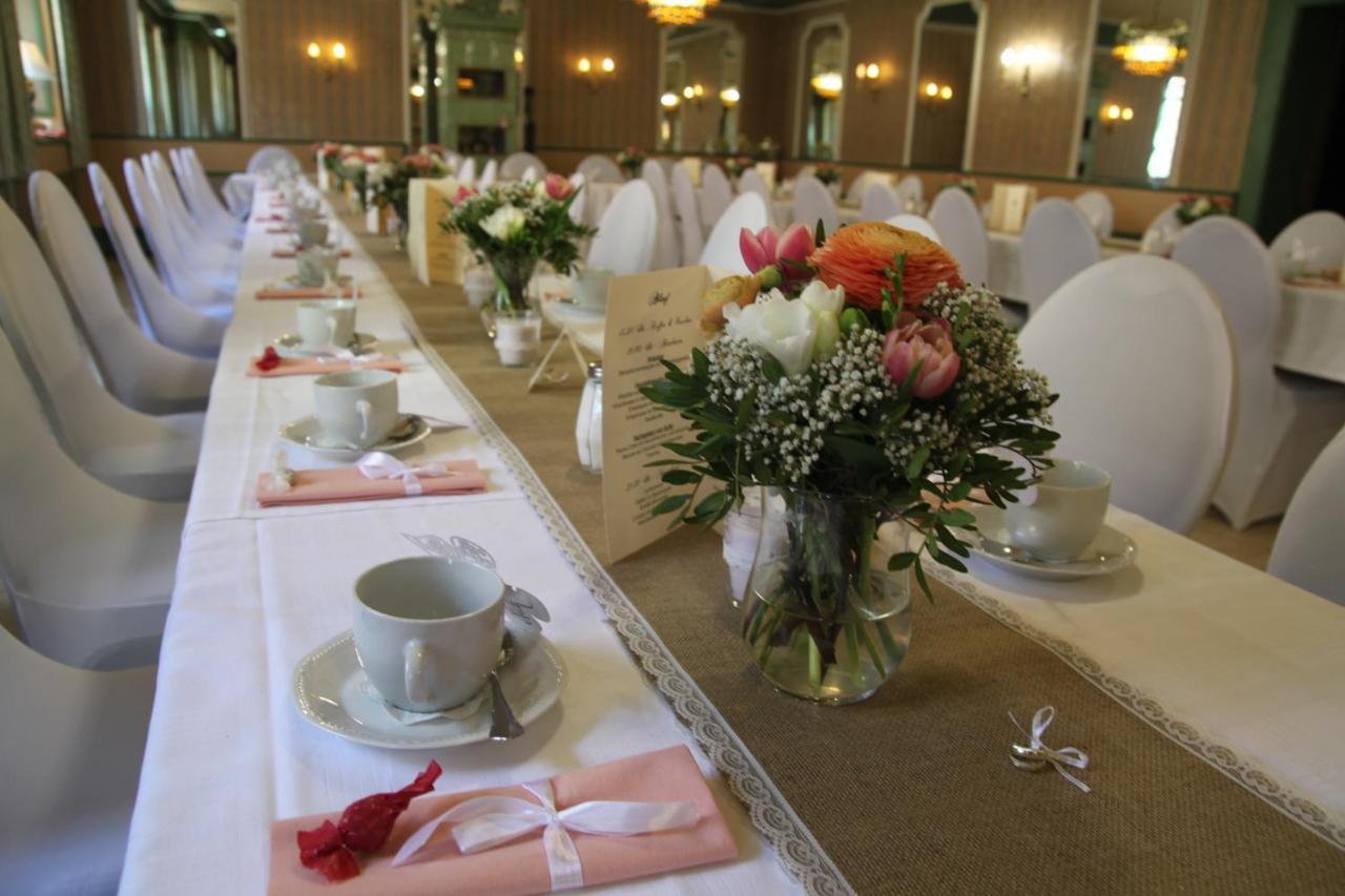 ולבורג Hotel-Gasthof Zur Post מראה חיצוני תמונה