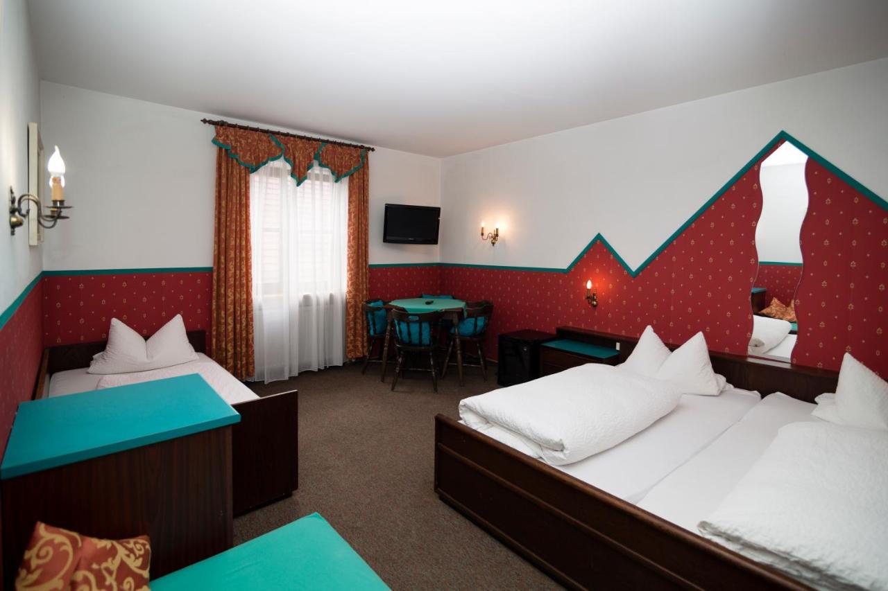 ולבורג Hotel-Gasthof Zur Post מראה חיצוני תמונה