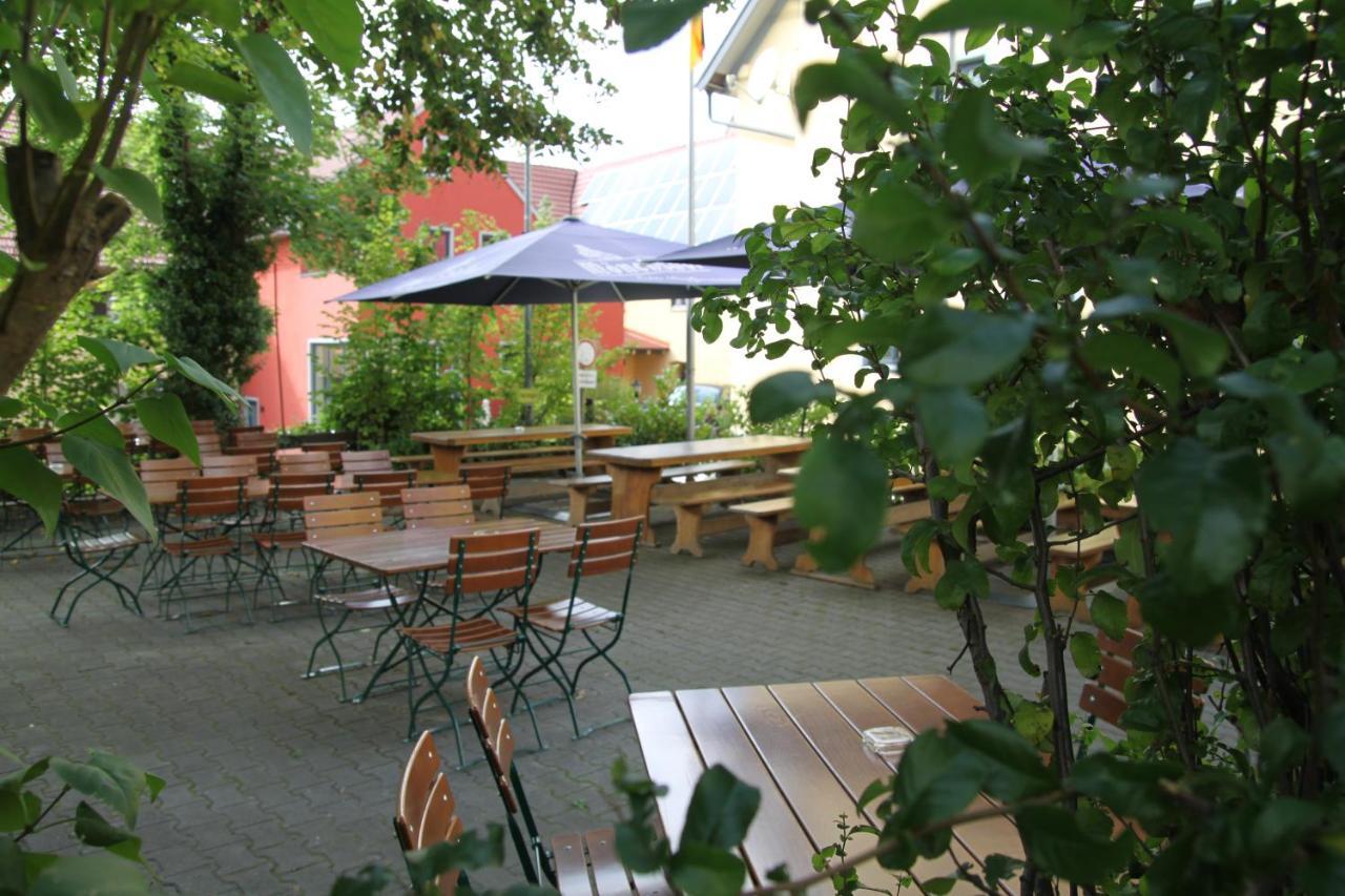ולבורג Hotel-Gasthof Zur Post מראה חיצוני תמונה