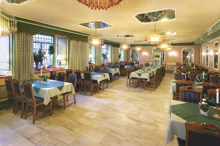 ולבורג Hotel-Gasthof Zur Post מראה חיצוני תמונה